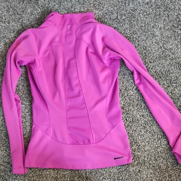 The North Face Fuchsia Half-Zip Top - Picture 4 of 6